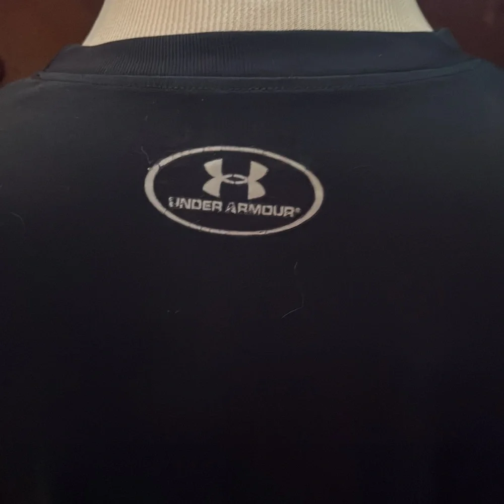 Under Armour T-Shirt - Picture 3 of 5